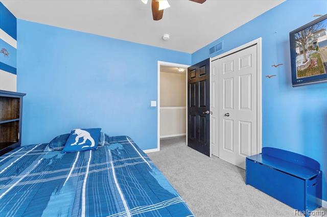 Builiding view nineteen for 3710 Ridge View, Trenton, MI. 48183