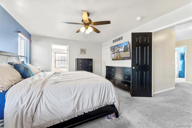 Builiding view seventeen for 3710 Ridge View, Trenton, MI. 48183