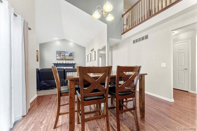 Builiding view ten for 3710 Ridge View, Trenton, MI. 48183