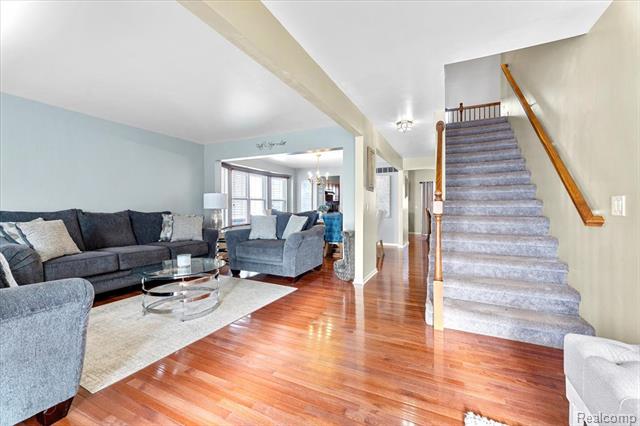 Builiding view three for 3710 Ridge View, Trenton, MI. 48183