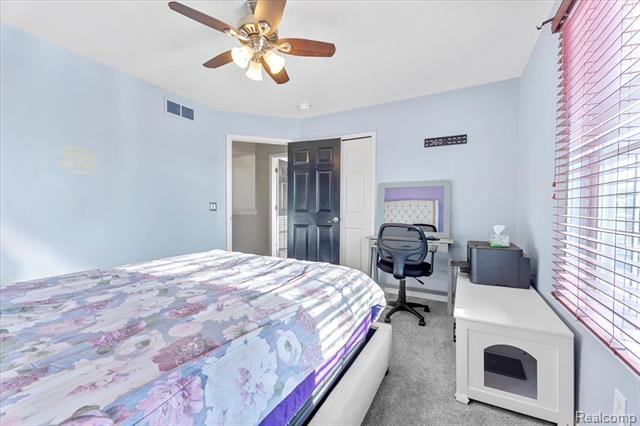 Builiding view twenty four for 3710 Ridge View, Trenton, MI. 48183