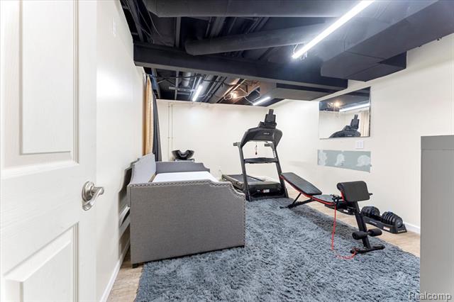 Builiding view twenty nine for 3710 Ridge View, Trenton, MI. 48183