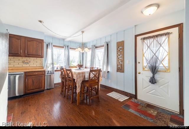 Builiding view eighteen for 35342 Lake, Rockwood, MI. 48173