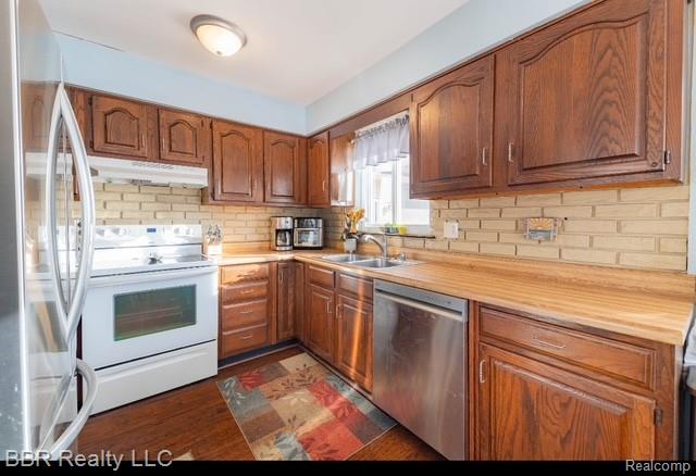 Builiding view twenty for 35342 Lake, Rockwood, MI. 48173