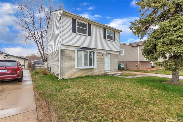 front view for 32114 Glaser Rd, Rockwood, Mi. 48173