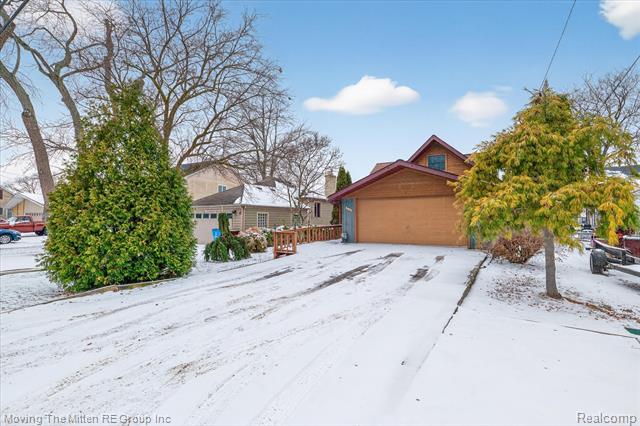 Builiding view forty two for 30760 Bayview, Rockwood, MI. 48173