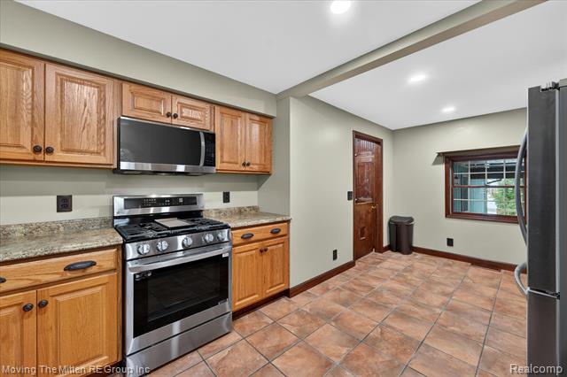 Builiding view nine for 30760 Bayview, Rockwood, MI. 48173