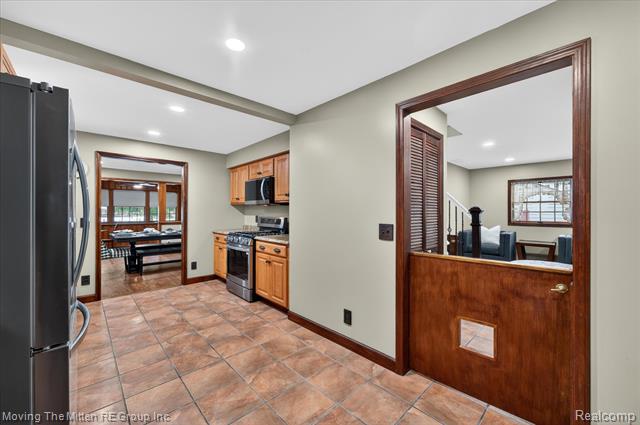 Builiding view seven for 30760 Bayview, Rockwood, MI. 48173