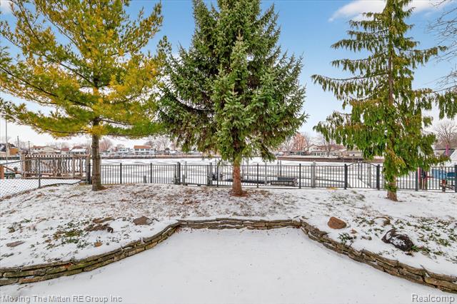 Builiding view thirty nine for 30760 Bayview, Rockwood, MI. 48173