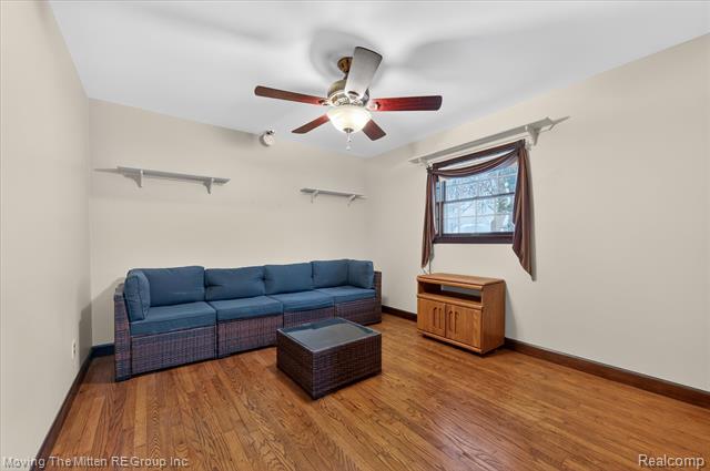 Builiding view twenty for 30760 Bayview, Rockwood, MI. 48173