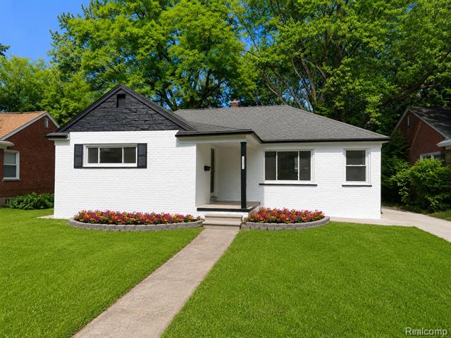 Builiding view twenty for 24221 Cloverlawn, Oak Park, MI. 48237
