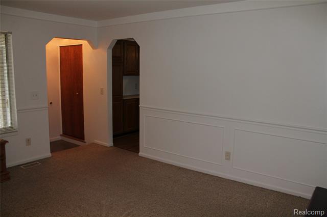 Builiding view eight for 4986 Jackson, Trenton, MI. 48183