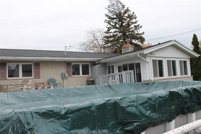 Builiding view fifty one for 4986 Jackson, Trenton, MI. 48183