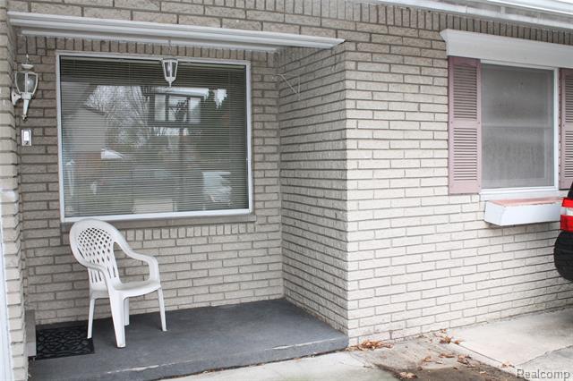 Builiding view five for 4986 Jackson, Trenton, MI. 48183