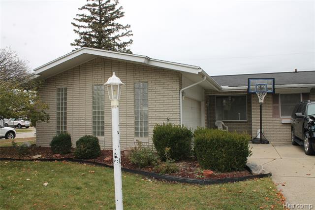 Builiding view one for 4986 Jackson, Trenton, MI. 48183