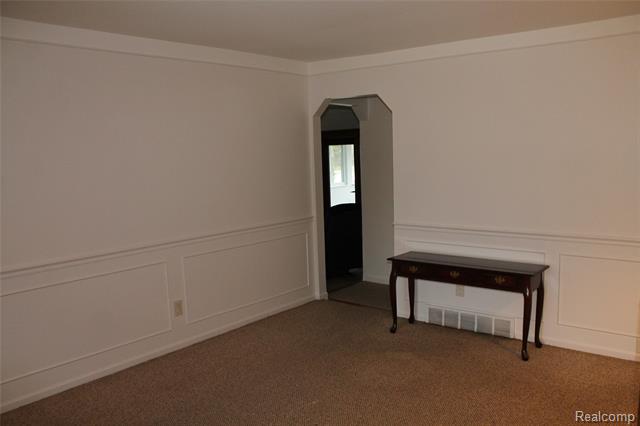 Builiding view seven for 4986 Jackson, Trenton, MI. 48183