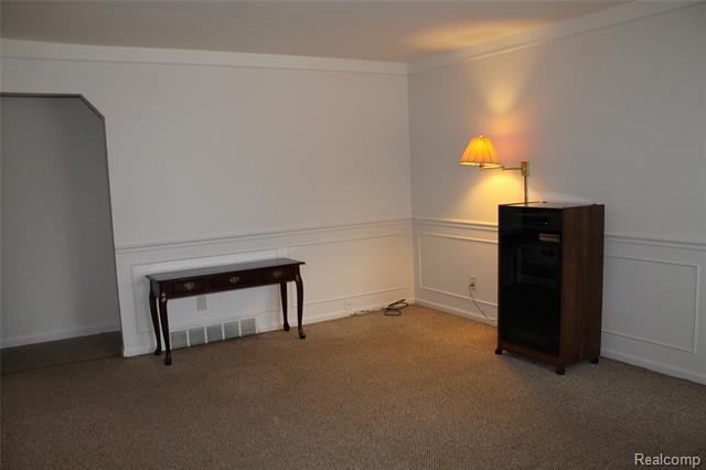 Builiding view six for 4986 Jackson, Trenton, MI. 48183