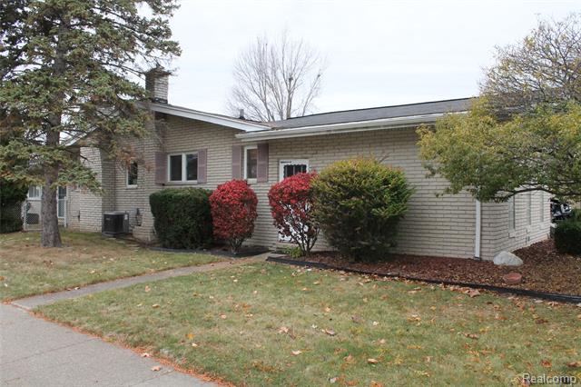 Builiding view three for 4986 Jackson, Trenton, MI. 48183