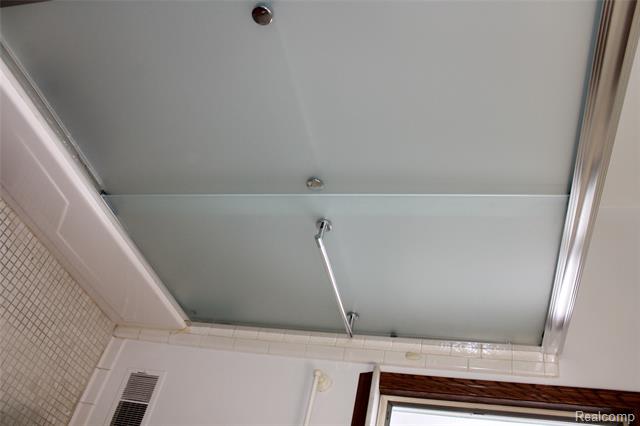 Builiding view twenty five for 4986 Jackson, Trenton, MI. 48183