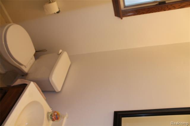 Builiding view twenty four for 4986 Jackson, Trenton, MI. 48183