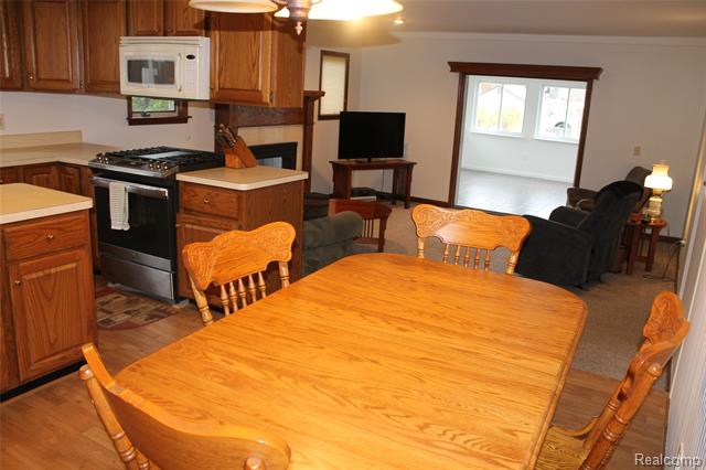 Builiding view twenty for 4986 Jackson, Trenton, MI. 48183