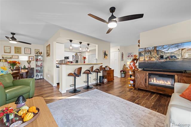 Builiding view five for 8309 Colony, Grosse Ile, MI. 48138