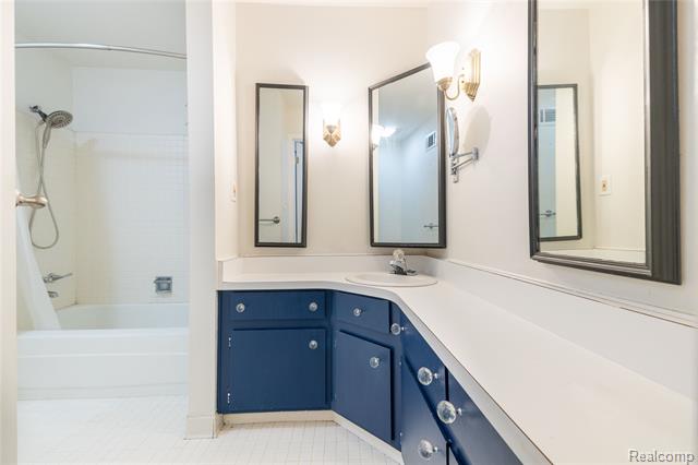 Builiding view eighteen for 8337 Colony, Grosse Ile, MI. 48138