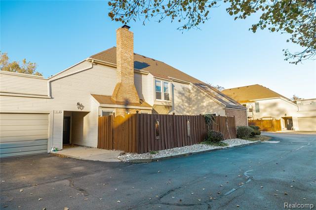 Builiding view one for 8337 Colony, Grosse Ile, MI. 48138