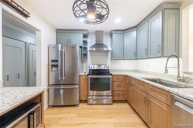 Builiding view twelve for 8337 Colony, Grosse Ile, MI. 48138