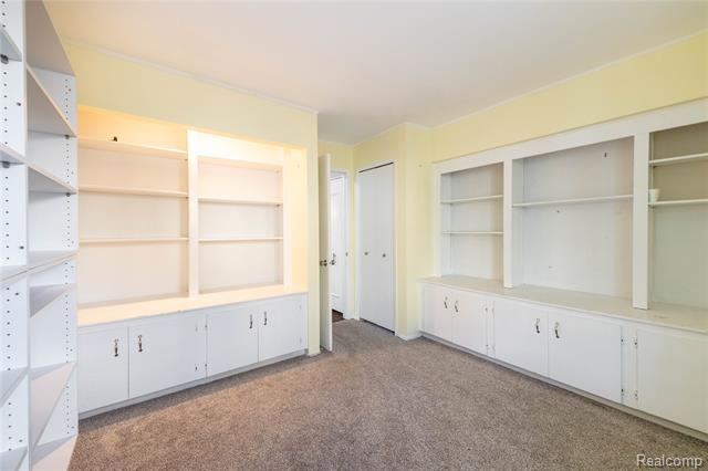 Builiding view twenty one for 8337 Colony, Grosse Ile, MI. 48138