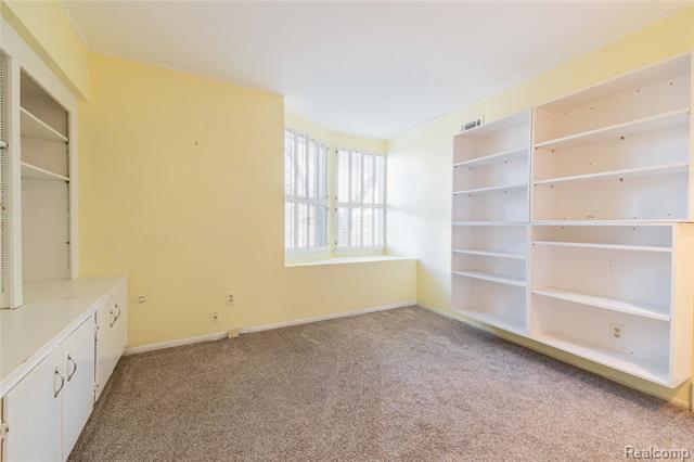 Builiding view twenty for 8337 Colony, Grosse Ile, MI. 48138