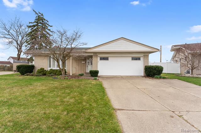 front view for 3341 Hickory Ct, Trenton, Mi. 48183