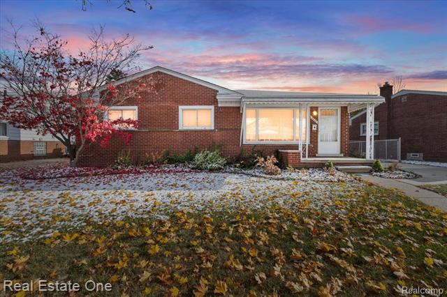 front view for 3813 Syckelmoore, Trenton, Mi. 48183