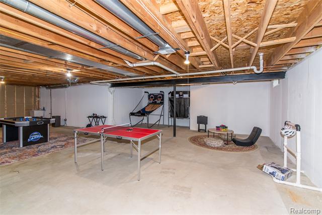 Builiding view eighty one for 8454 Grays, Grosse Ile, MI. 48138