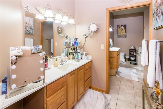 Builiding view fifty nine for 8454 Grays, Grosse Ile, MI. 48138