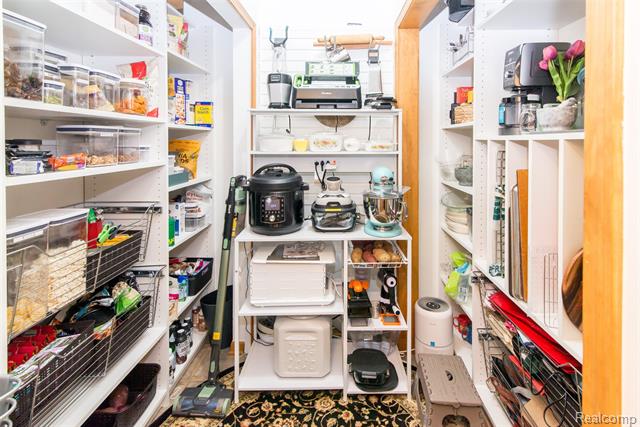 Builiding view fifty two for 8454 Grays, Grosse Ile, MI. 48138