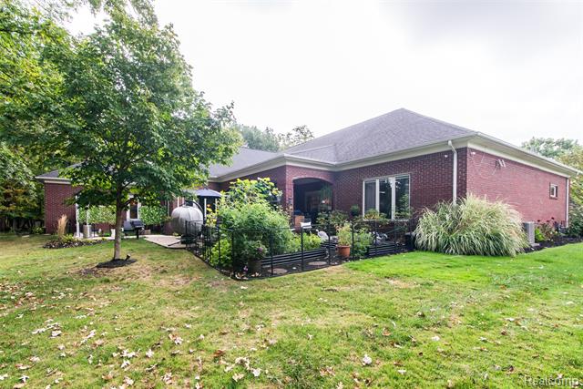 Builiding view five for 8454 Grays, Grosse Ile, MI. 48138