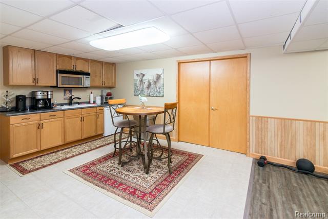 Builiding view sixty seven for 8454 Grays, Grosse Ile, MI. 48138