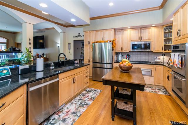 Builiding view thirty four for 8454 Grays, Grosse Ile, MI. 48138