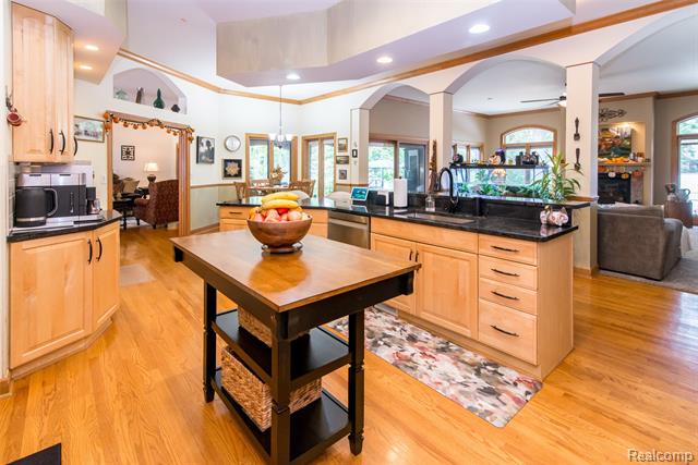 Builiding view thirty three for 8454 Grays, Grosse Ile, MI. 48138