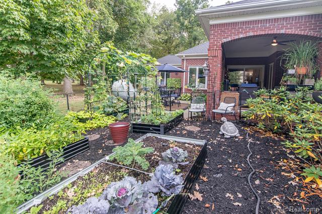 Builiding view twelve for 8454 Grays, Grosse Ile, MI. 48138