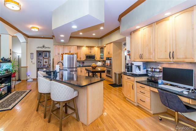 Builiding view twenty eight for 8454 Grays, Grosse Ile, MI. 48138