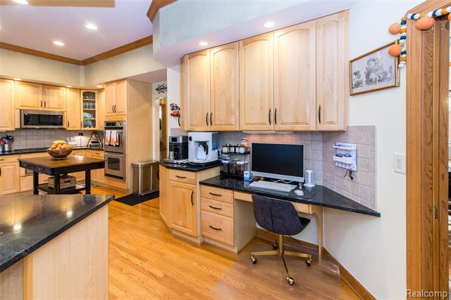 Builiding view twenty nine for 8454 Grays, Grosse Ile, MI. 48138