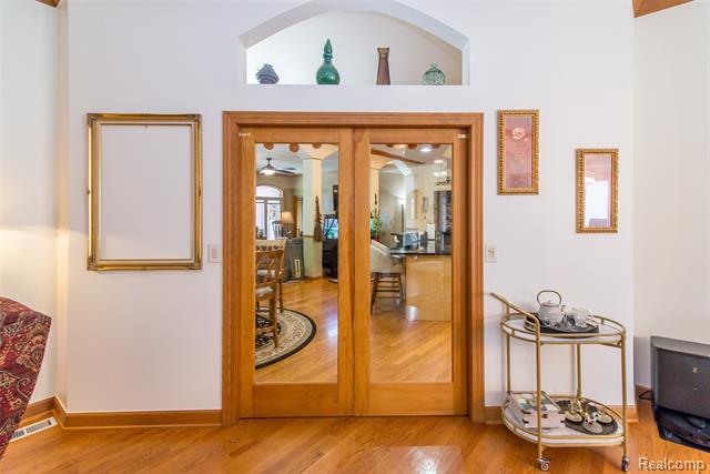 Builiding view twenty one for 8454 Grays, Grosse Ile, MI. 48138