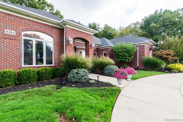 Builiding view two for 8454 Grays, Grosse Ile, MI. 48138