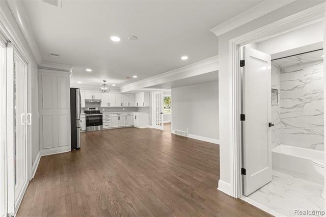 Builiding view eleven for 3158 Lafayette, Trenton, MI. 48183