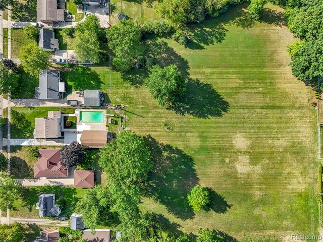 Builiding view forty four for 3158 Lafayette, Trenton, MI. 48183