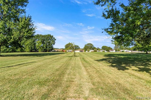 Builiding view forty one for 3158 Lafayette, Trenton, MI. 48183