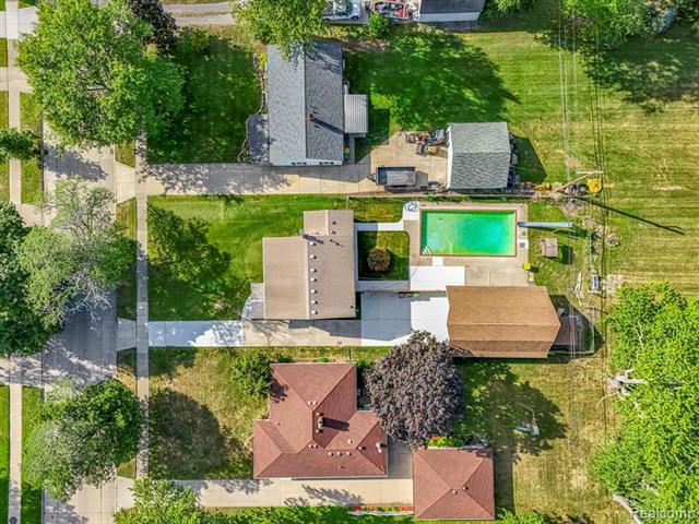 Builiding view forty three for 3158 Lafayette, Trenton, MI. 48183