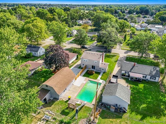 Builiding view forty two for 3158 Lafayette, Trenton, MI. 48183